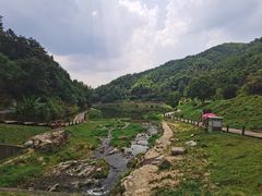 -梅岭月亮湾山体公园