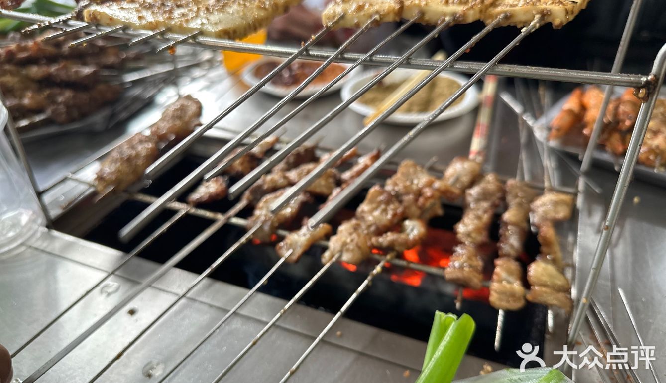八大局早市旁边吴氏烧烤冲鸭