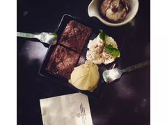 -莓园冰淇淋店