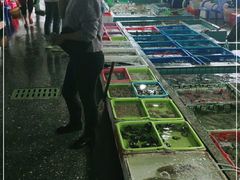 -霞涌市场海鲜摆卖区