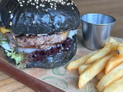 -三勾JJJ Burger&Coffee(梅溪湖店)