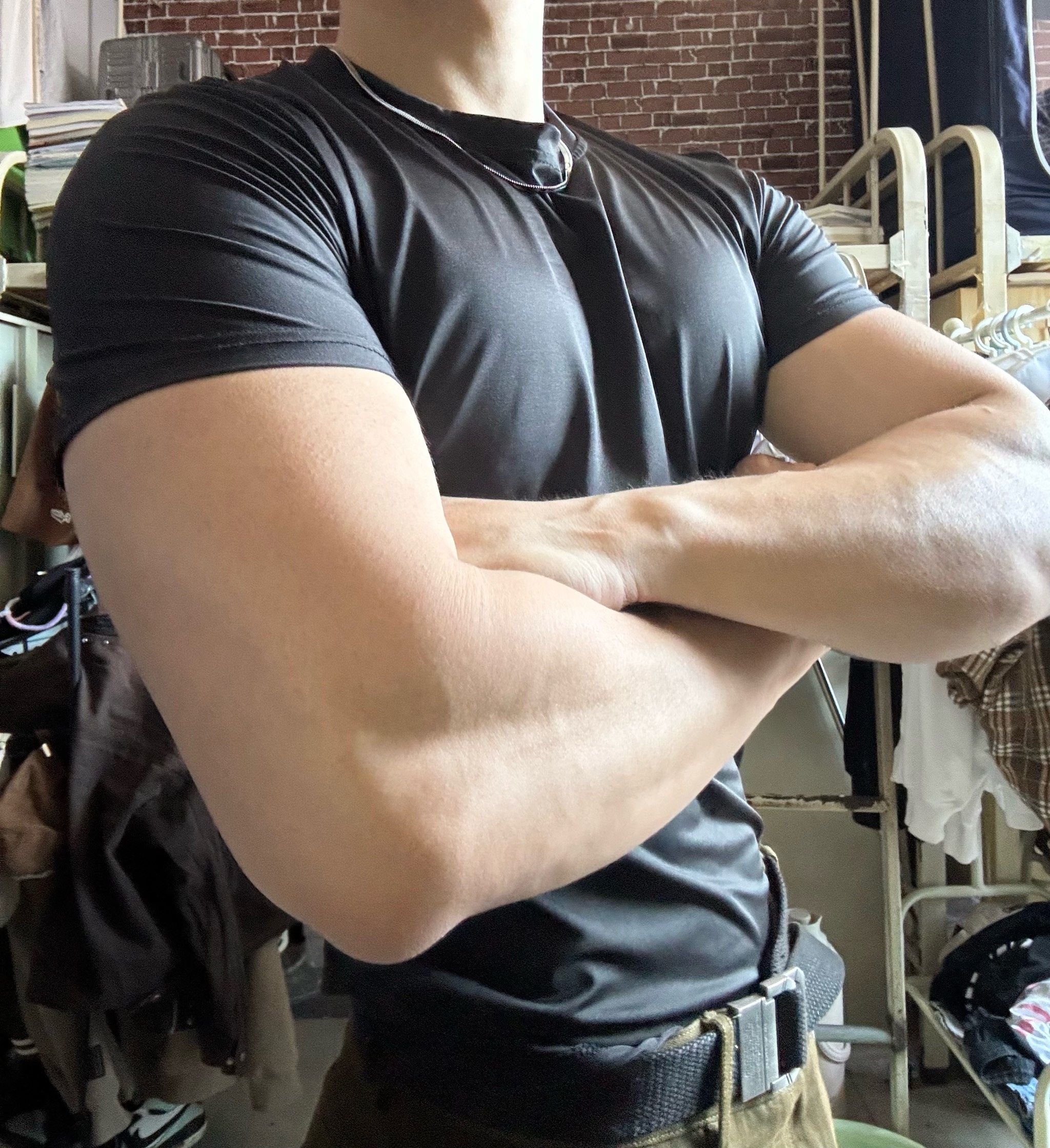 健身有几年了,一直以来都比较注重的就是手臂肌肉