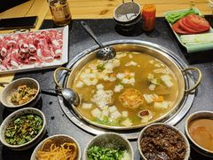 -顶顶汤火牛排火锅·经典铜锅涮肉