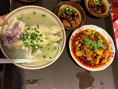 -老方桌烂蹄花川菜馆(九龙坡店)
