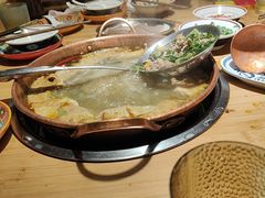 -洱火云南酸菜牛肉火锅(石景山当代商城店)