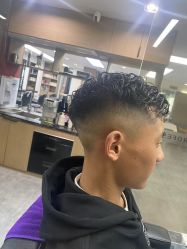 -诗悦发型烫染SALON