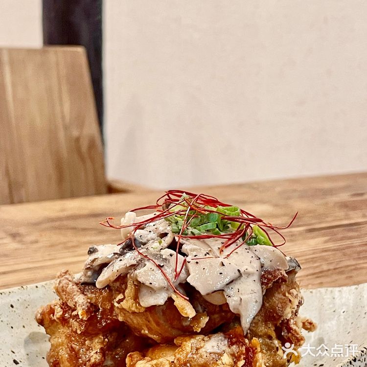 唬啖🍜｜一家专门做日式浓汤拉面的小店