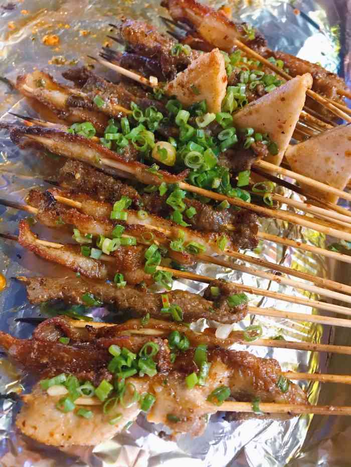 hes何师烧烤(春熙店)-"火娃8号太热情了!点赞哦!菜品也非常好.