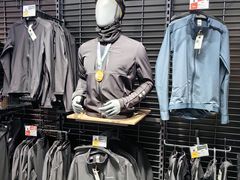 -迪卡侬(环球港店)