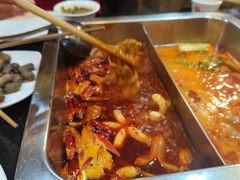 -百年川椒重庆老火锅(光谷店)