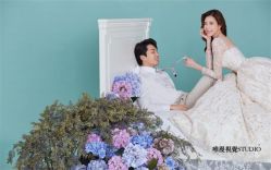 俏皮可爱-巴黎婚纱摄影工作室