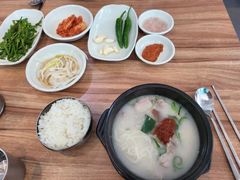 -釜山豚骨汤饭(芝罘万达广场店)