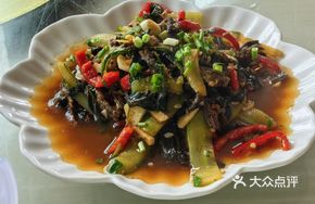 Stir-fried Eel with Cucumber