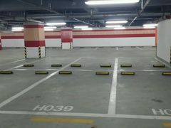 -世纪都会-停车场
