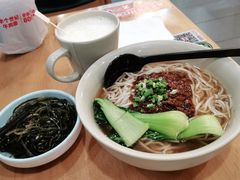 -李先生牛肉面大王(成都东站西广场店)