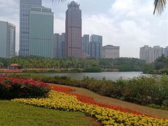 -万绿园