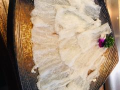 -老牌坊云南鱼豆花火锅(爱建店)