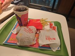 -麦当劳(上海虹桥站30B检票口楼上)