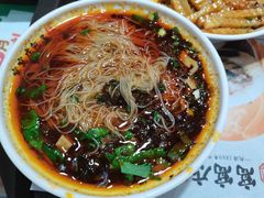 牛肉米粉-窝窝店包子(翠花街店)