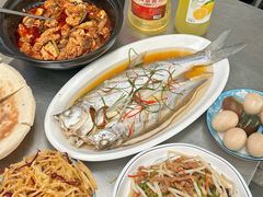-丹水桥地锅鱼·翘嘴鲌·地方特色全鱼宴(丹江口大坝店)
