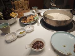 -洪氏嗨捞·猪肚鸡火锅(阳光天地店)