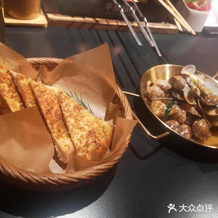 三八节去了江桥的羊倌，这是一家新疆菜餐馆