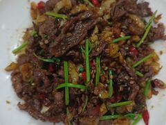 -湖南人家湘菜馆(镇江路店)