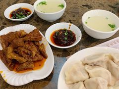 -周家大连水饺(美专校街店)