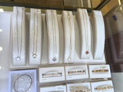 -海星奢选二手奢侈品手表包包鉴定回收寄卖(墨玉南路店)
