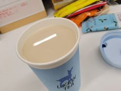 红袍轻乳茶-瑞幸咖啡(浦江双辉店)
