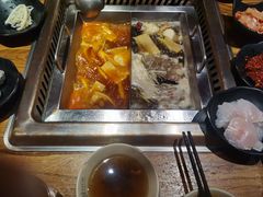 -吴氏老牌坊云南鱼豆花火锅店(通江街店)