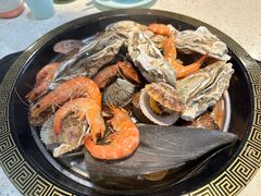 老灶蒸汽海鲜锅-巧克力渔家.小船海鲜胶东菜(万平口店)