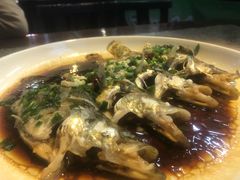 葱油桂鱼-好灶头妈妈菜·柴火灶台鱼·千岛湖土菜地标美食