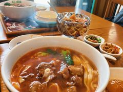 -呷佬·长沙手工米粉(金沙江路店)