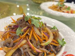 -园中园美食城