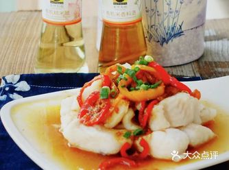 食材 龙利鱼柳，甜椒，米酒，山茶油，黄椒酱，盐，糖