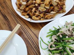 宫保鸡丁-南磨房食府(燕莎奥特莱斯购物中心店)