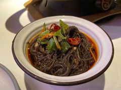 酸辣蕨根粉-鸣记脆皮烤鱼·海鲜烤鱼(三八广场店)