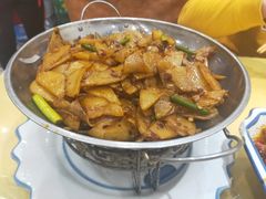 干锅土豆片-天添纸包鸡家常菜