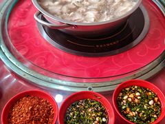 -香猪美食(洛香店)