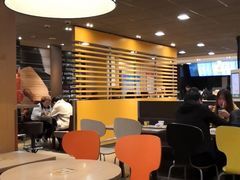 大堂-麦当劳(萧山国际机场T3航站楼店)
