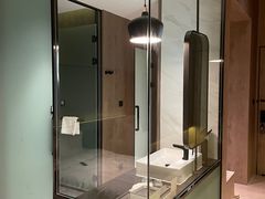 -上海虹桥中心爱琴海亚朵S酒店