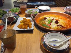 -洱火云南酸菜牛肉火锅(石景山当代商城店)