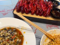 -肥肥虾庄·金牌油焖大虾(汉口城市广场店)