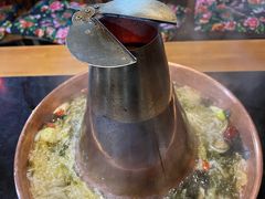 -果松木炭酸菜铜火锅·外婆参鸡汤