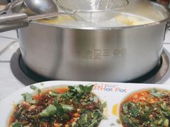 -浪里寻·臻牛养生牛肉火锅(方圆荟店)