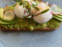 牛油果温泉蛋吐司-O'mills Sourdough Bakery&Bistro(永嘉路店)