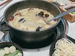 -汤宴·参须肚包鸡(南京路店)