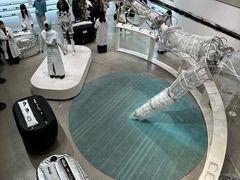 -Gentle Monster(Galleria百货狎鸥亭店)