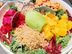 牛油果沙拉-小大董·烤鸭(观景餐厅·南京西路店)